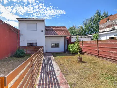 Casa 4 amb. parque+ Local + Garage doble- Ap. crédito -Roca y San Juan