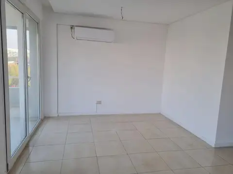 Oficina 2 ambientes con 1 baño