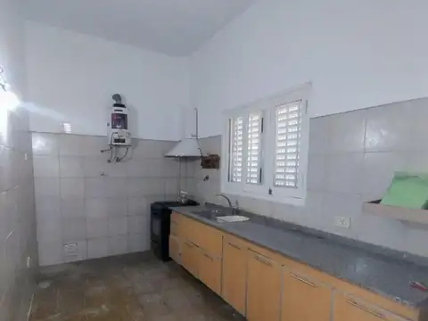 Depto Tipo Casa en Alquiler con 1 cocheras