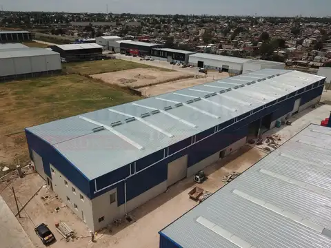 NAVE DE 2800 M² A ESTRENAR EN ALQUILER EN EBAPI