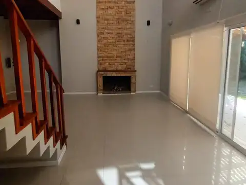 CASA EN VENTA, 6 AMBIENTES EN 2 PLANTAS, BARRIO EL RECODO