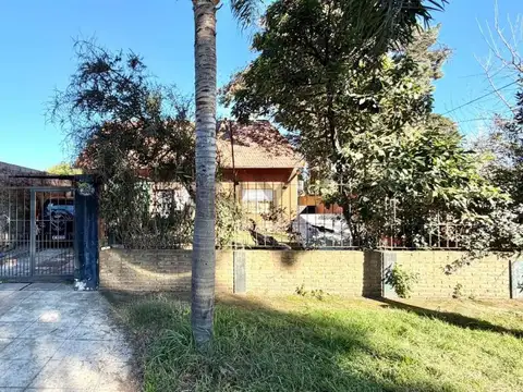 Venta Casa 6 Ambientes sobre Lote de 600 m² | Pileta | Garage para 3 Autos | A 1