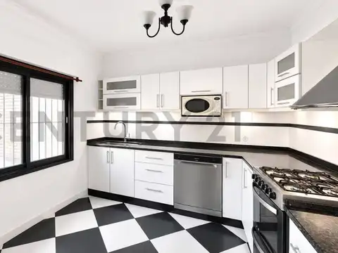 Casa en Venta en Barrio Malvinas, USD 145.000