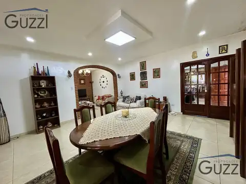 Casa 3 ambientes con 2 baños