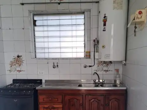 Depto Tipo Casa en Alquiler en Bernal, $ 450.000