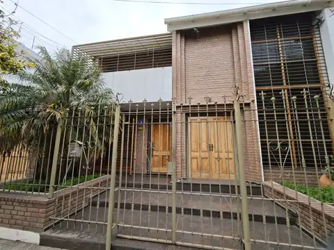 Exclusiva casa 560m2 con piscina, jacuzzi y sauna