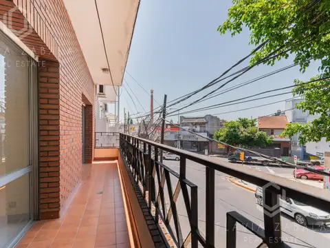Venta departamento tipo Ph cuatro ambientes con terraza en Avellaneda