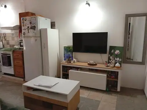 Venta PH 2 ambientes en Lomas de Zamora con patio.