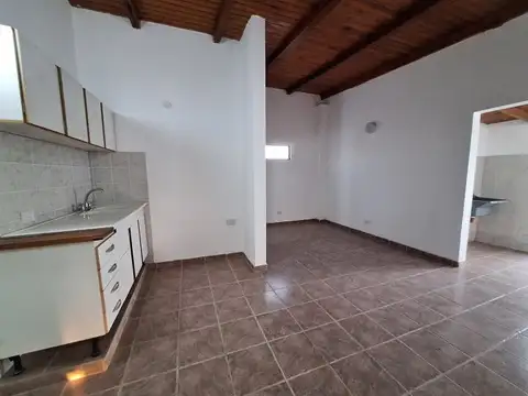 Primer Piso por escalera - Buenos Aires y Patricios 02-05