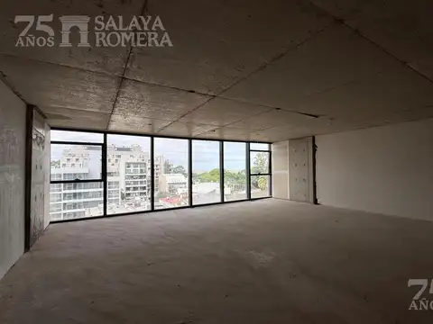 Oficina en Venta al Este