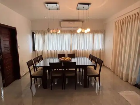 Casa 7 ambientes con 3 baños
