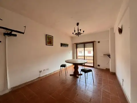 DEPARTAMENTO A 1 CUADRA DE LA PLAYA.-