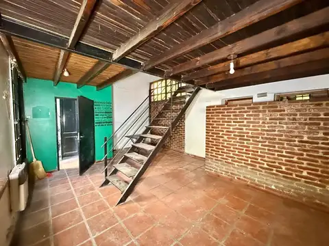 Depto Tipo Casa 6 ambientes con 2 baños