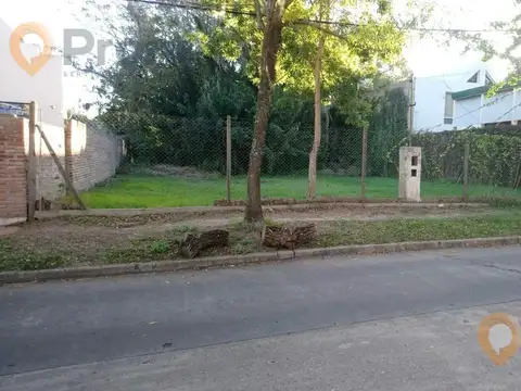 Terreno de 1020 m2 en barrio la Florida