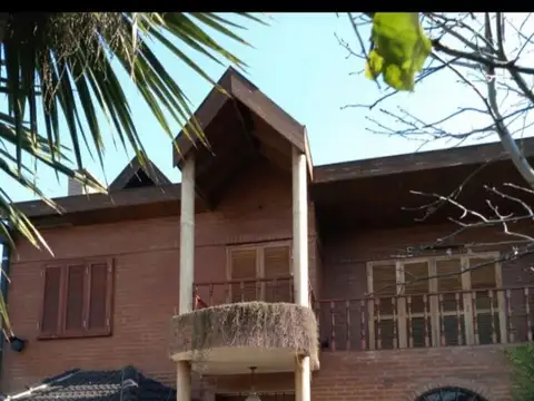 VENTA CHALET EN DOS PLANTAS EL JAGUEL, GRAN LOTE.