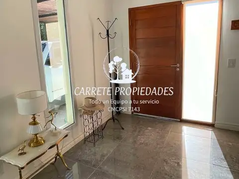 Casa 5 ambientes con 3 baños