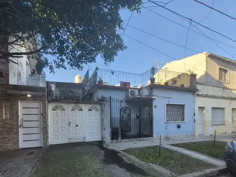 PH AL FRENTE DE 3 AMB CON COCHERA , PATIO Y TERRAZA