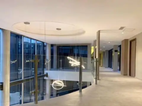 Oficina en Alquiler con 1 cochera