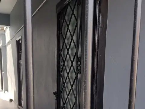 Depto Tipo Casa en Alquiler de 3 ambientes