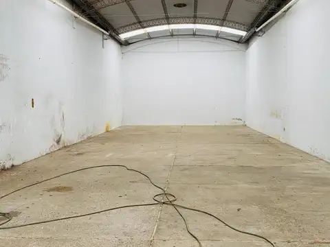 Depósito en Alquiler - Monoambiente 3 Baños - 280mts - Parque Chacabuco