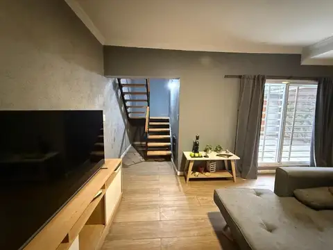 Depto Tipo Casa 3 ambientes con 1 baño