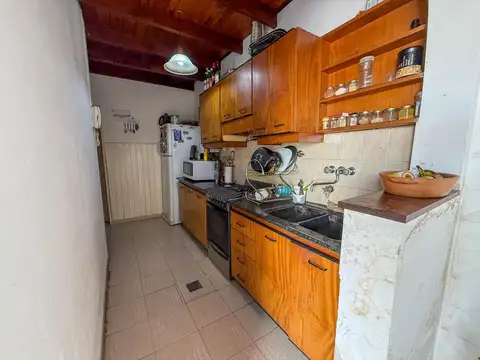 Casa 5 ambientes con 2 baños