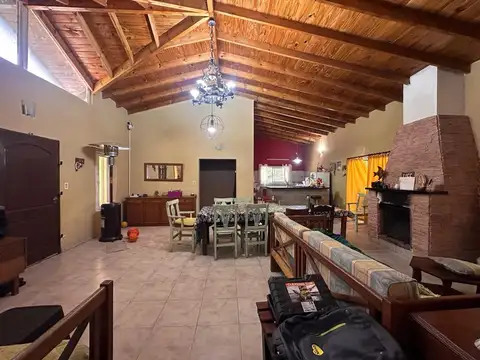 CASA QUINTA EN VENTA EL REMANSO 4 AMB EXALTACION DE LA CRUZ