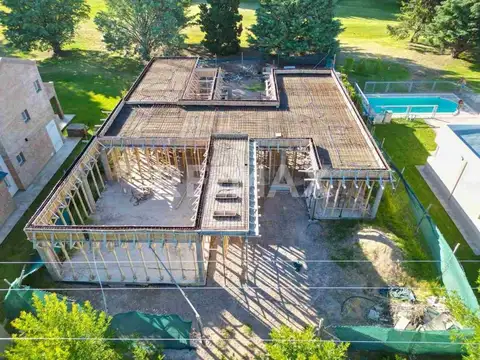 VENTA TERRENO CON AVANCE DE OBRA ARROYITO COUNTRY