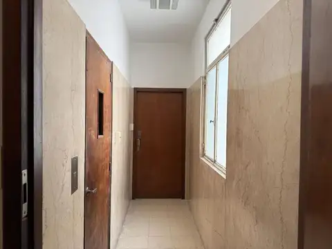 Oficina 4 ambientes con 3 baños