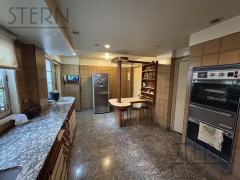 4 AMBIENTES CON COCHERA Y DEPENDENCIA EN CABALLITO