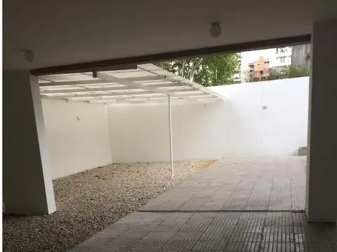 COCHERA cubierta en VENTA. Zona Santos Lugares.