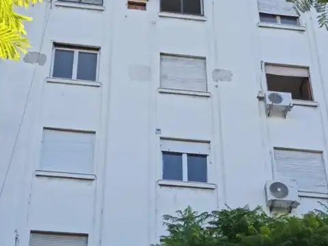 Cerrito 136 , Piso 8