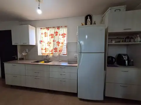 Casa 2 ambientes con 1 baño