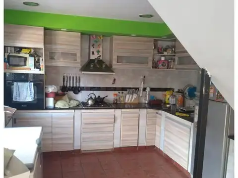 Casa 4 ambientes con 1 baño