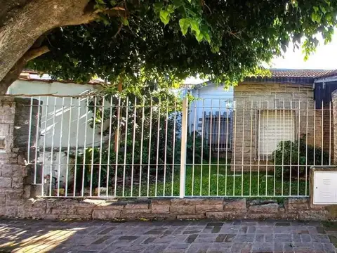 Venta casa 3 ambientes en Castelar Norte APTA CREDITO NACION