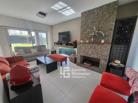 Casa en Venta en Haras Santa María, USD 390.000
