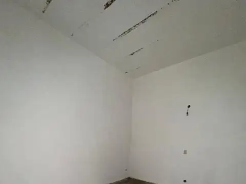 Depto Tipo Casa en Venta en Pompeya, USD 65.000