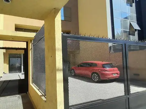 4 UNIDADES DE DEPARTAMENTOS / OFICINAS - 3 AMB EN DÚPLEX CON BALCÓN Y COCHERA 