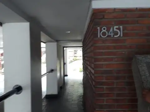 AMPLIO DTO. EN PB TORRES MORON IDEAL OFICINAS O CONSULTORIOS