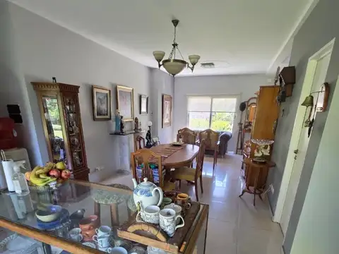 Casa en Venta con 3 cocheras