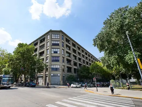 Av. Regimiento de Patricios al 1000