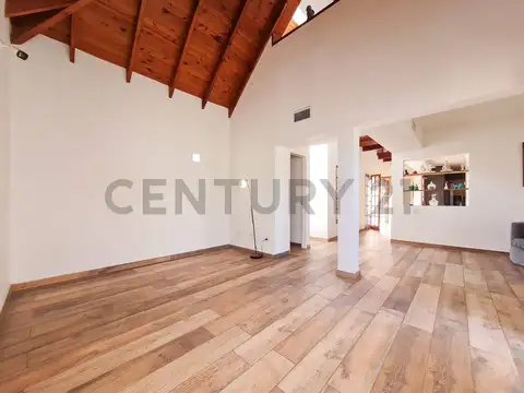 Casa 6 ambientes con 2 baños