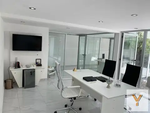 Oficina 5 ambientes con 1 baño