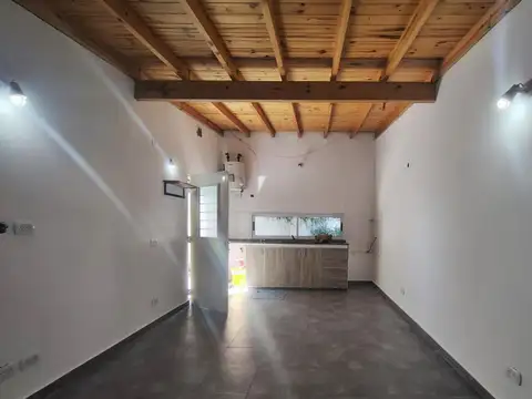 Depto Tipo Casa 2 ambientes con 1 baño