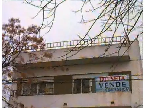 Galpón 120m2 c/Local s/Lote 8,50x30 y Casa 4 ambientes en Pt