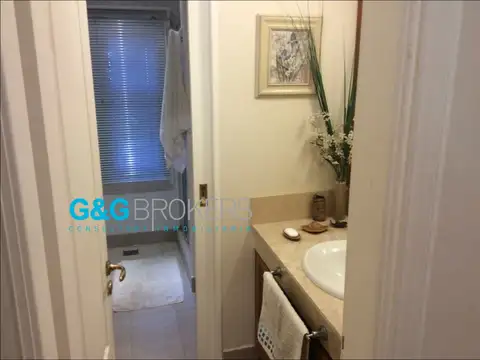 Casa 5 ambientes con 4 baños