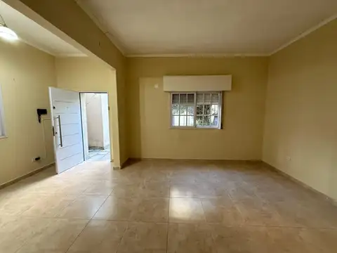 Depto Tipo Casa en Alquiler de 2 ambientes
