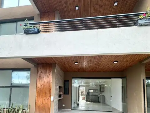 Del Mangrullo 1285