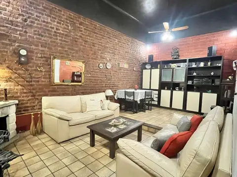 SE VENDE CASA EN FLORES