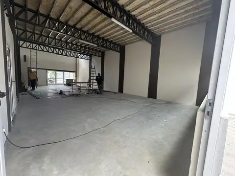 Local en Venta en Luis Agote, USD 320.000